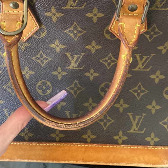 Louis Vuitton Alma - Picture 8 of 12